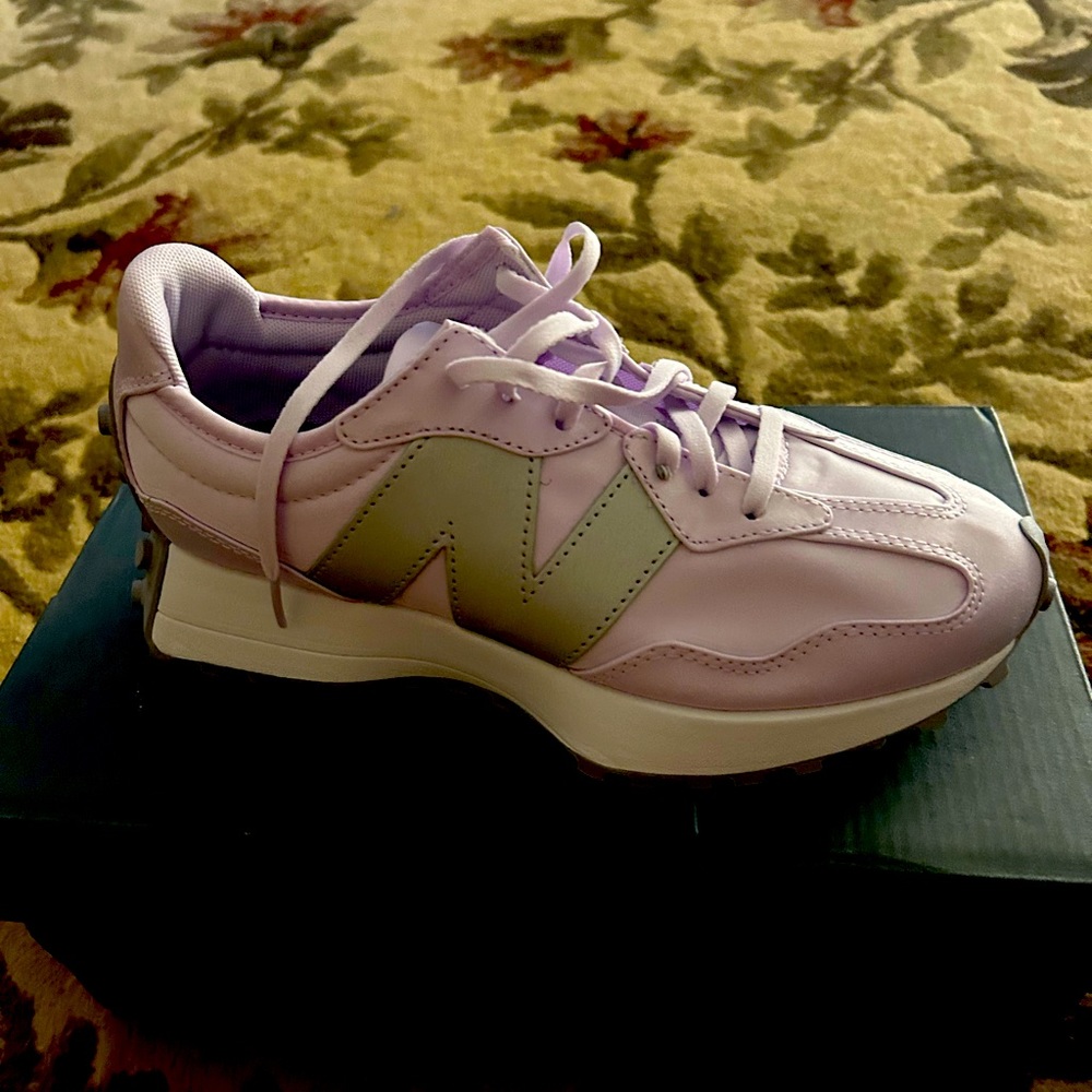New balance women’s shoes size 7.5